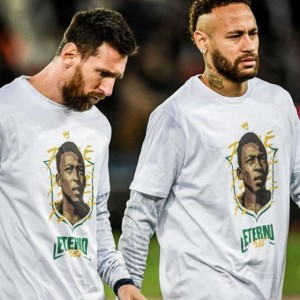 【法甲】梅西回归破门+策动埃基蒂凯进球 巴黎2比0